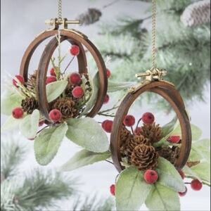 Annie's Christmas Ornament Holiday Hoops, NEW